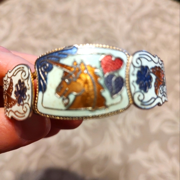 💙🦄💙Glorious 80's RARE Vintage Enameled Unicorn & Floral Hinge Bangle Bracelet - Picture 2 of 14